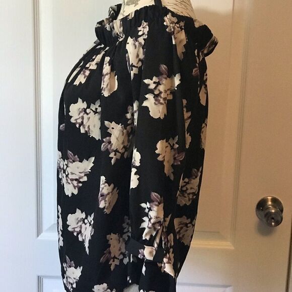 Time to Be Peasant Blouse Small Black Floral - Picture 5 of 13